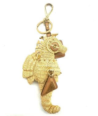 llavero caballito de mar Prada