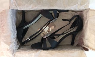 Sandalias tacón Menbur negras joya como nuevas