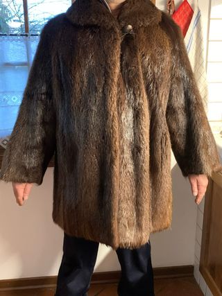 Pelliccia Unisex marrone e collo pelliccia