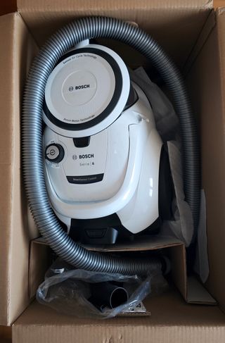 Aspirapolvere senza sacchetto Serie 6 BGS41K332