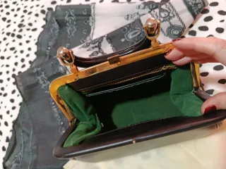 Bolso antiguo de piel negro