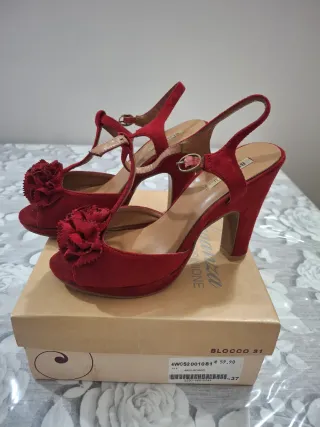 Scarpe rosse tacco alto con fiore Tg 37