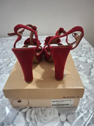Scarpe rosse tacco alto con fiore Tg 37