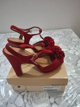 Scarpe rosse tacco alto con fiore Tg 37