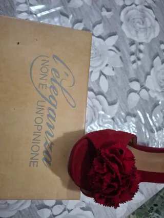 Scarpe rosse tacco alto con fiore Tg 37