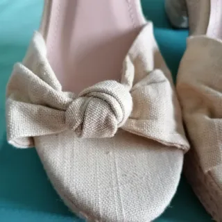 Sandalias esparto tacón beige