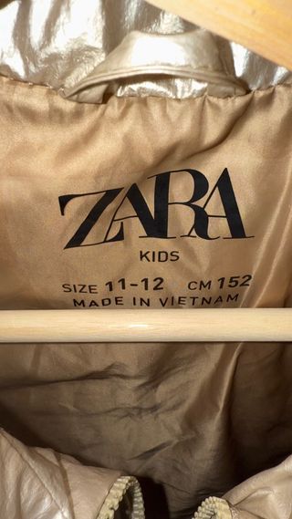Preciosa chaqueta Zara dorada 11-12 años