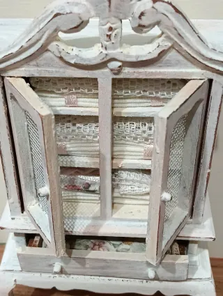 Mobile per bambole, stile shabby chic