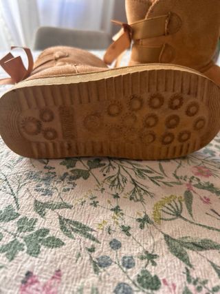 Botas niña camel con lazo número 30
