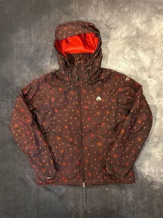 Giacca Nike ACG fantasia marrone e rossa