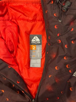 Giacca Nike ACG fantasia marrone e rossa