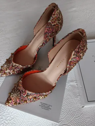 Zapatos de fiesta con pedrería