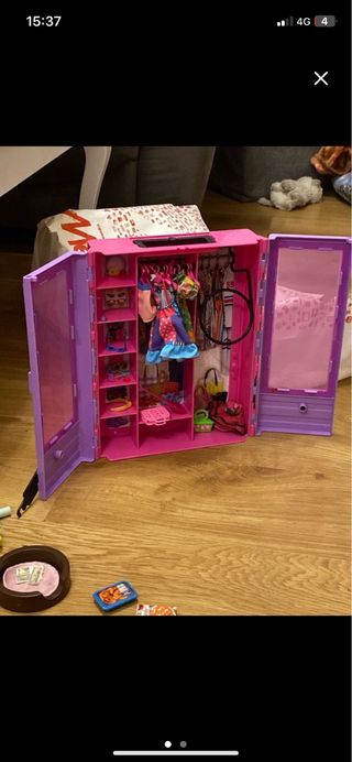Armario Barbie con accesorios