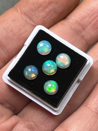 Lotto 5 Opali Etiopi Cabochon 6x6 mm 2.45 ct