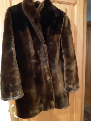 Abrigo Mouton Auténtico José Paulino Marrón