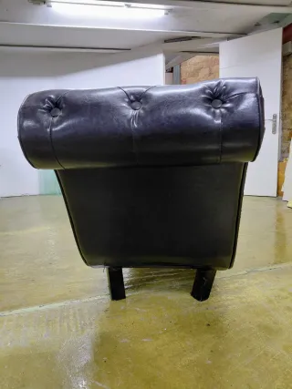 Diván de cuero sintético negro