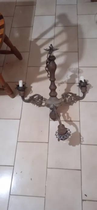 Lampadario metallo e legno