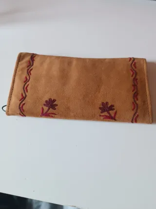 Cartera de ante bordada mujer
