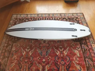 Tabla de surf JS Xero hyfi 6.4