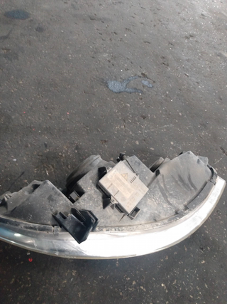 FARO IZQUIERDO PEUGEOT 407 SW ST Confort | 05