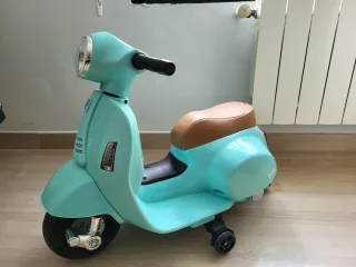 Moto eléctrica Vespa infantil