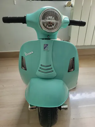 Moto eléctrica Vespa infantil