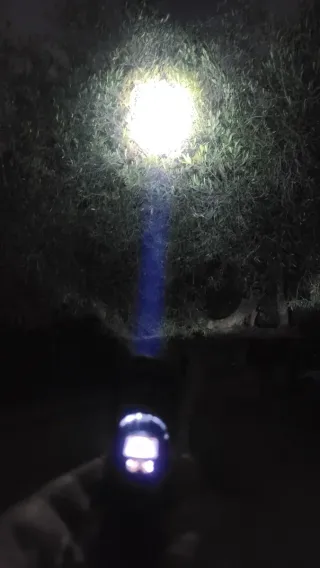 Linterna Táctica pantalla LED Alta Potencia