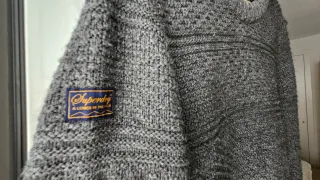 Jersey Superdry Lana Gris Talla S cálido!