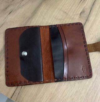 Cartera de piel cuadrada