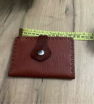 Cartera de piel cuadrada
