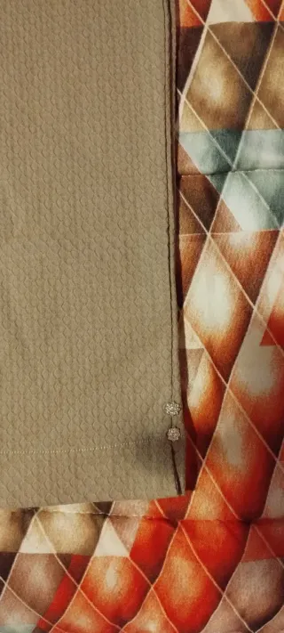 Pantaloni beige/marrone con bottoni