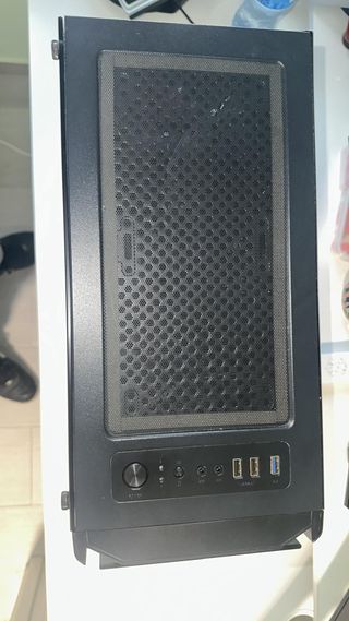 Torre Gaming  Negra y Roja