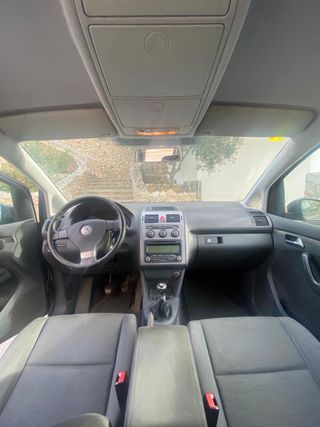 Volkswagen Touran 2011