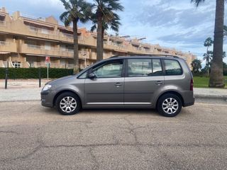 Volkswagen Touran 2011