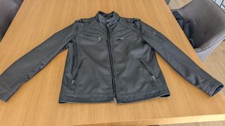 Chaqueta de piel negra