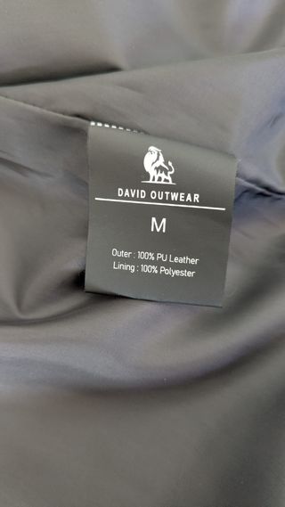 Chaqueta de piel negra