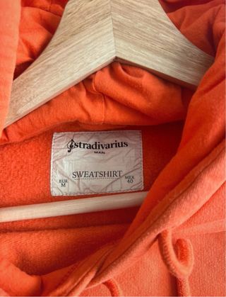 Sudadera naranja Stradivarius M