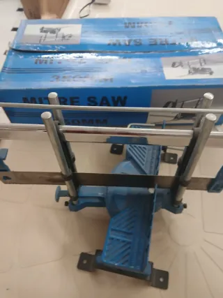 Herramienta. Sierra Ingleteadora 350mm