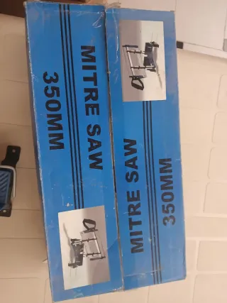 Herramienta. Sierra Ingleteadora 350mm