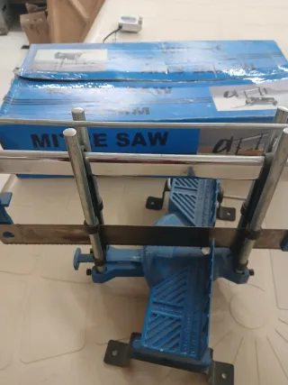 Herramienta. Sierra Ingleteadora 350mm