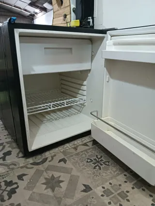 Nevera  para camper,caravana o autocaravana  12v