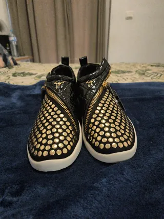 Zapatos Negros y Dorados Mujer