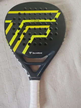 Pala Padel como Nueva