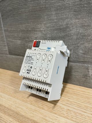 Actuador Siemens KNX 5WG1 562-1AB11