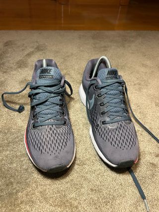 Zapatillas Nike Zoom Mujer Grises y Rojas