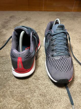 Zapatillas Nike Zoom Mujer Grises y Rojas