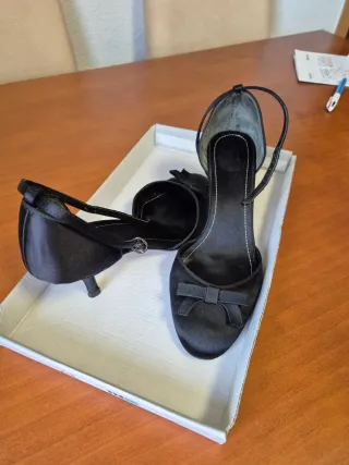 Zapatos tacón Gloria Ortiz piel y raso