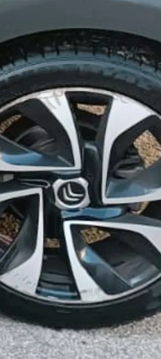 Llanta 18 4 tornillos