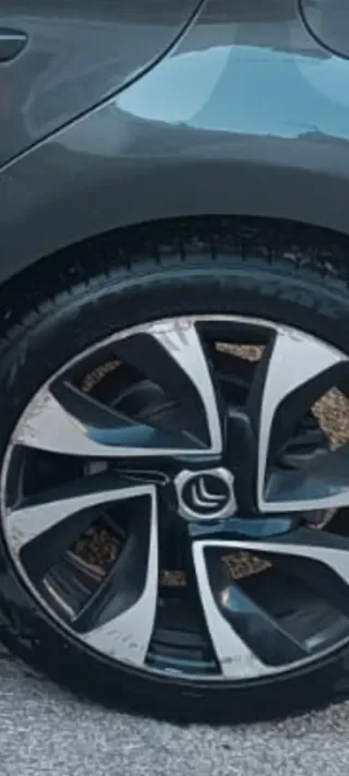 Llanta 18 4 tornillos