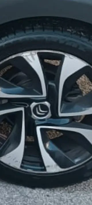 Llanta 18 4 tornillos